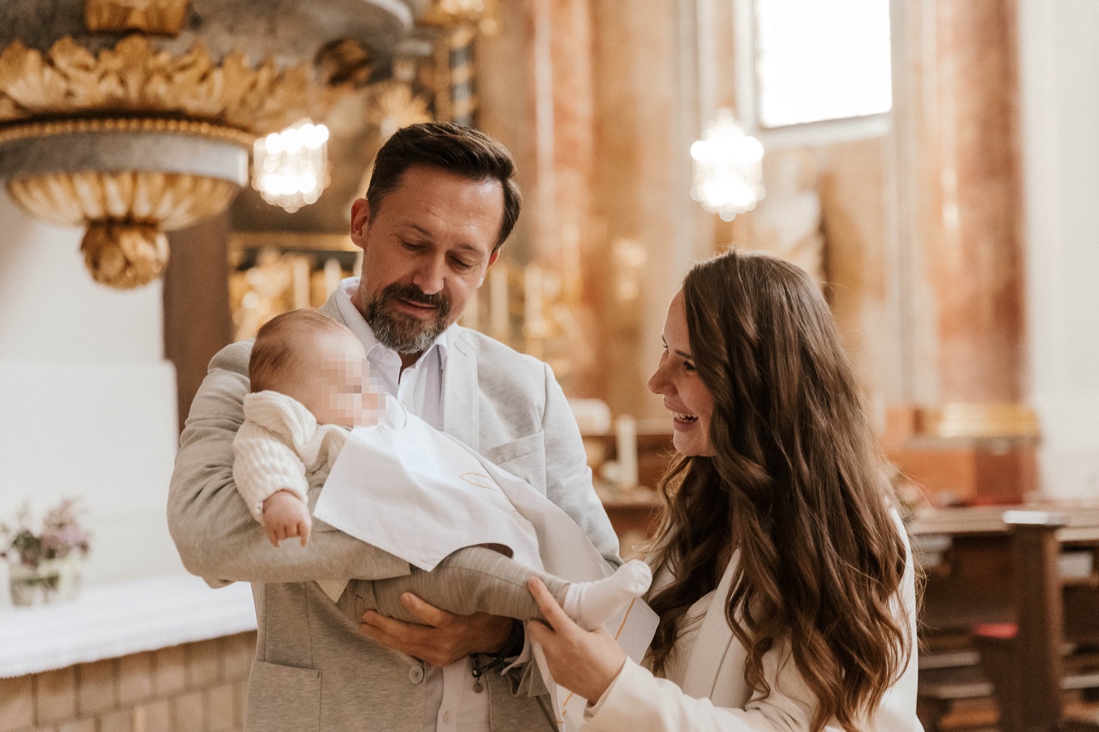 Taufreportage — festliche Momente in der Kirche
